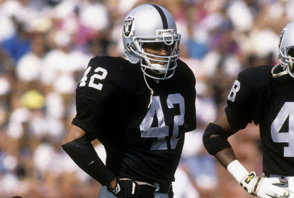 Top 10 Las Vegas Raiders in NFL History - HowTheyPlay